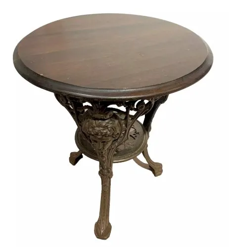 Table de bistrot en fonte a plateau de bois xx siècle