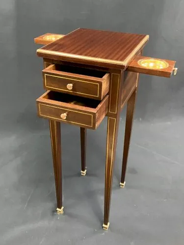 Table de fumeur bout de canapé acajou massif et filet laiton marqueté Louis XVI