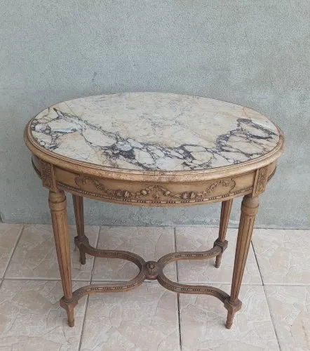 Table de milieu Louis XVI en noyer