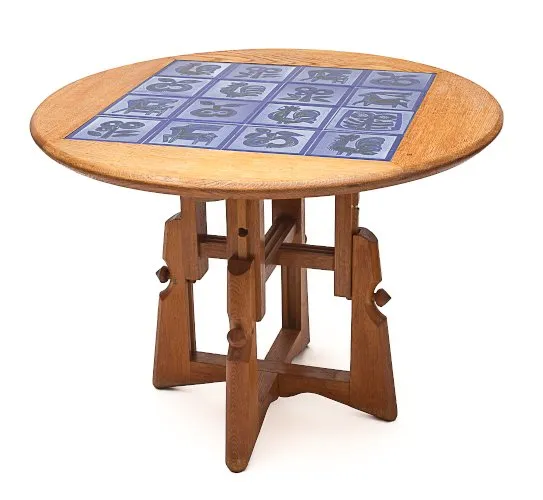 Table de repas par Guillerme et Chambron