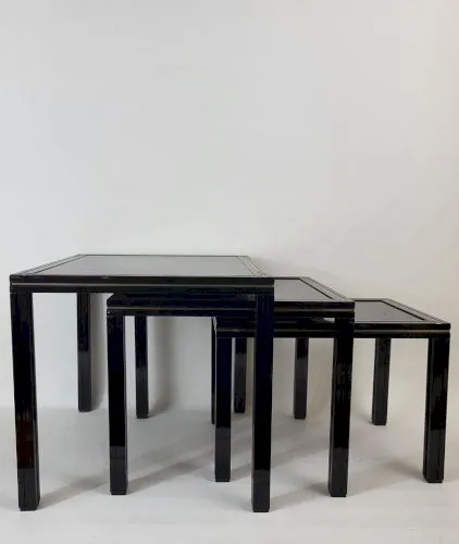 Table gigogne par Pierre Vandel 1970