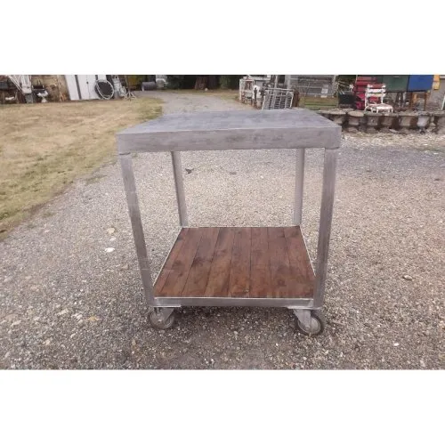 Table industrielle fer et bois