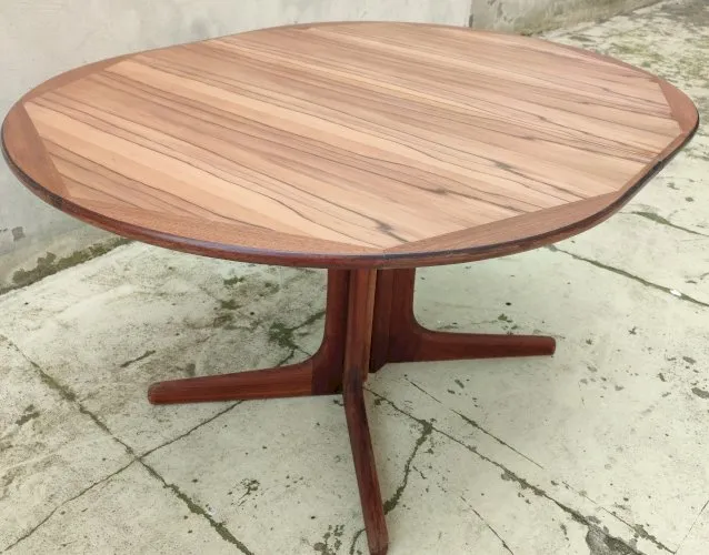 Table ovale style scandinave Baumann