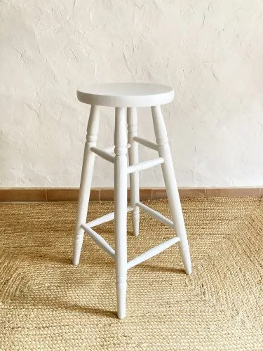 Tabouret ancien en bois massif