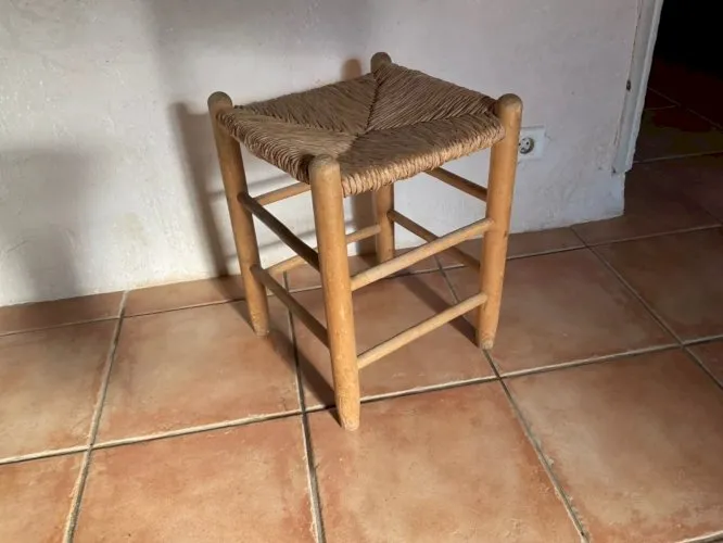 Tabouret assise bauche Paille les arcs Charlotte Perriand .