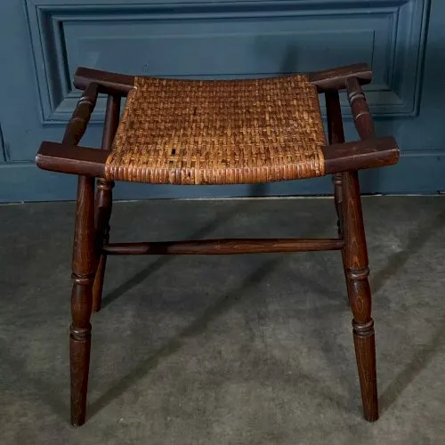 Tabouret en bois tourné et osier Oakwood XXe L8821