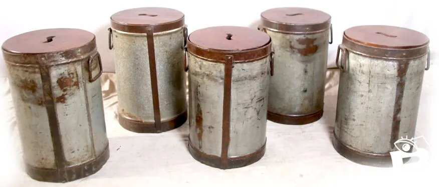 Tabouret en métal avec assise en teck