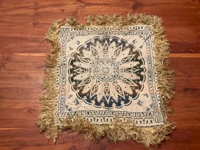 Tapis frange de table en soie d Algérie début XXEME
