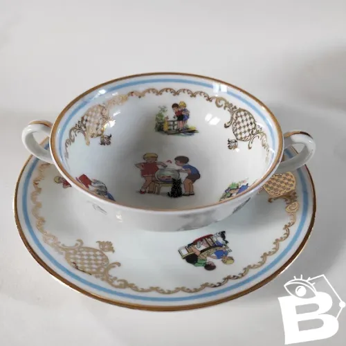 Tasse à bouillon Enfants Richard en porcelaine Limoges, Charles Ahrenfeldt