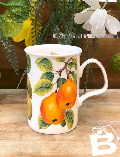 Tasse Anglaise en porcelaine Roy Kirkham motifs fruits
