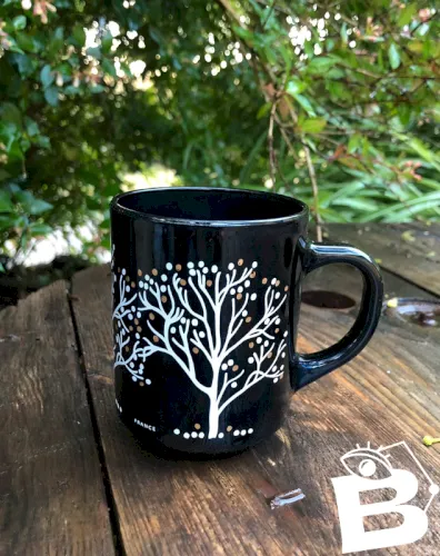 Tasse Arcopal noire vintage