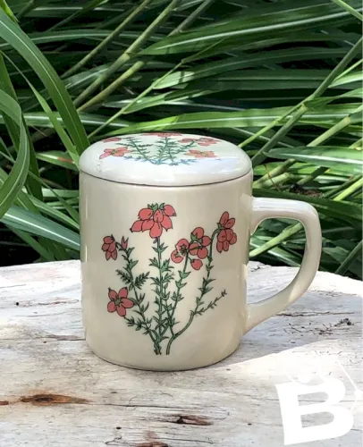 Tasse en grès motifs fleurs