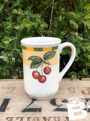 Tasse en porcelaine England motifs fruits