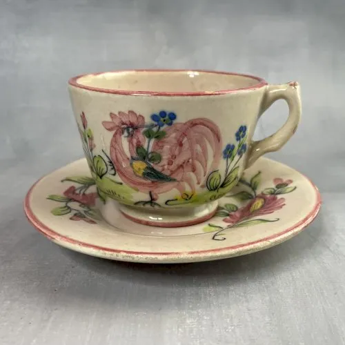 Tasse et soucoupe ancien en faience décor au coq marque à identifier