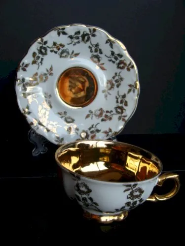 Tasse et soucoupe anciennes en porcelaine Bavaria / Bareuther