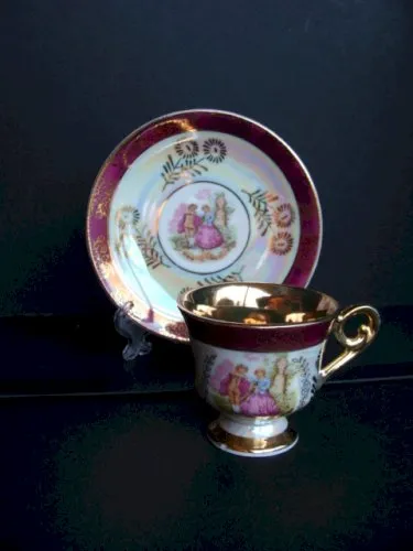 Tasse et soucoupe rococo