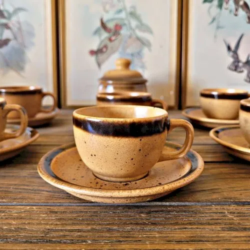 Tasse et sucrier en grès Sarreguemines (grès moucheté de Bourgogne)