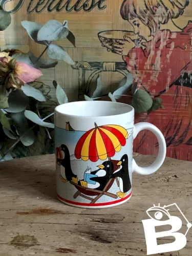 Tasse Japan motifs pingouins à la plage