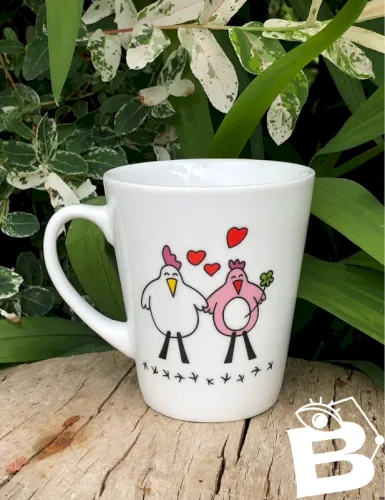 Tasse motifs poules et cœurs