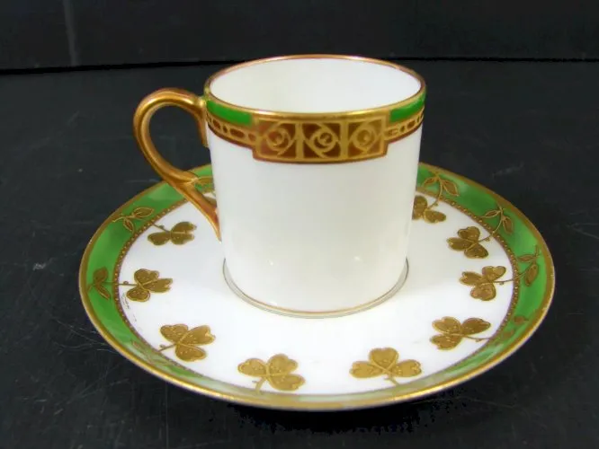 Tasse & Sous-tasse Porcelaine Limoges Art Déco Décor Emaillé Or Fin Fleur Trefle