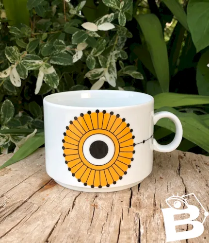 Tasse vintage en porcelaine Tuscia