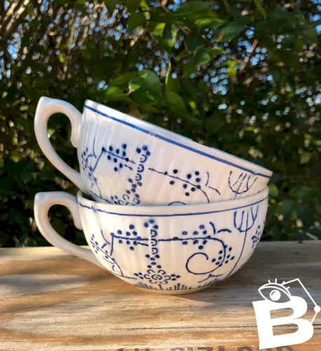 Tasses à café anciennes Boch La Louvière