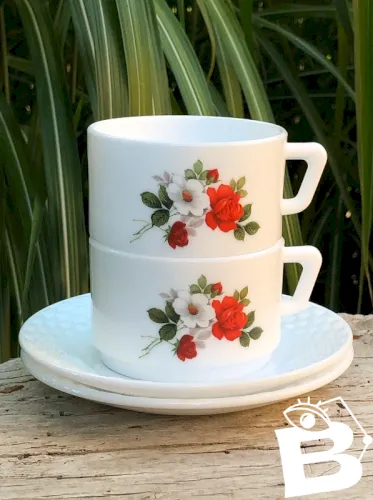 Tasses à café et soucoupes Arcopal vintage