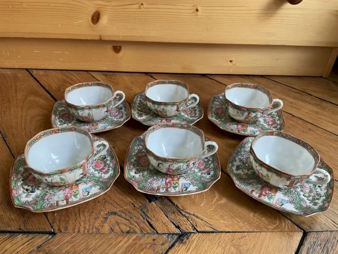 Tasses à thé et sous-tasses en porcelaine de Canton, XXème