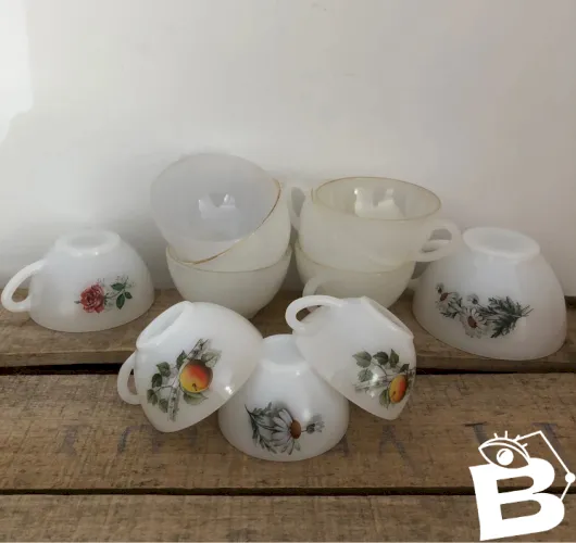 Tasses Arcopal dépareillées