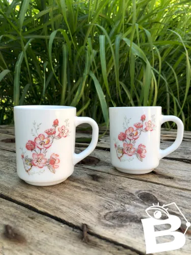 Tasses Arcopal petites fleurs roses
