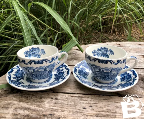 Tasses et soucoupes Anglaises