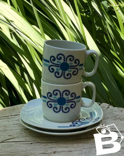 Tasses et soucoupes vintage en porcelaine Italienne