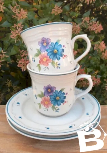 Tasses et soucoupes vintage Stoneware modèle Bouquet Provençal