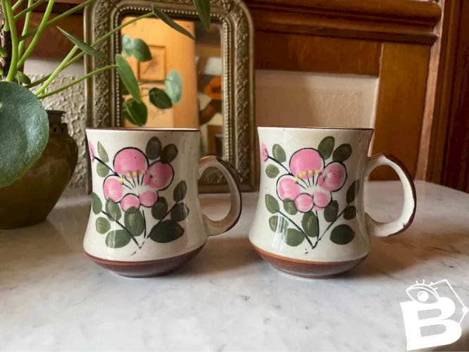 Tasses mugs en grès vintage