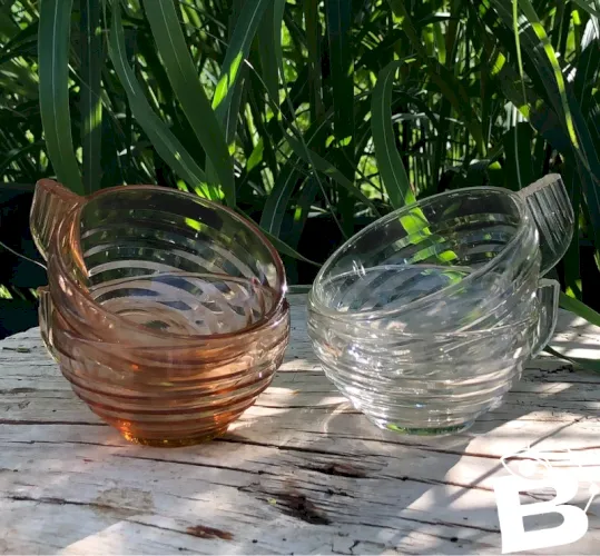 Tasses vintage en verre