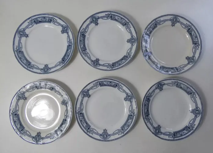 Terre de fer 6 assiettes plates MEDAILLON .