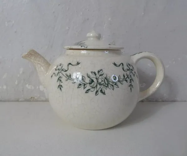 terre de fer théière miniature par H Coudert Paris