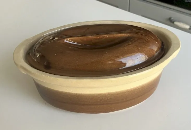 Terrine Emile Henry n° 8 avec son couvercle - bon etat