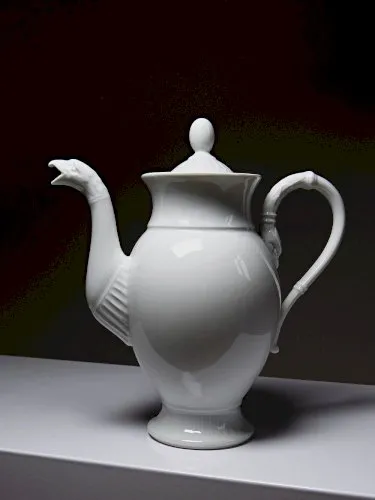 Théière Aigle porcelaine blanche très fine de Limoges par Raynaud années 60