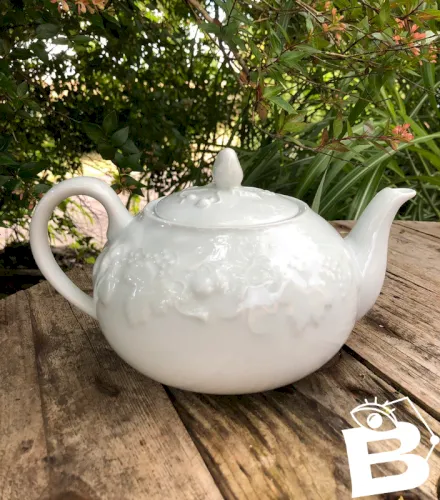 Théière boule en porcelaine Philippe Deshoulières