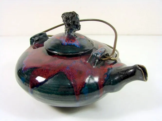 Théière Grès Emaillé Décor Flammé Irisé Fretel Tête Femme Signature à Déchiffrer