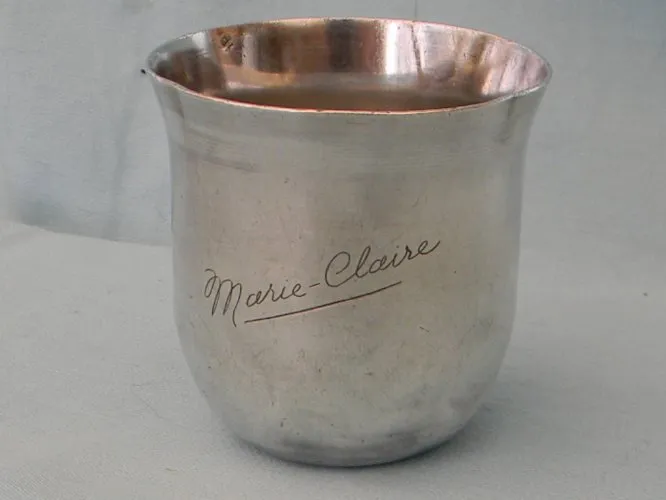 Timbale en argent poinçon Minerve.