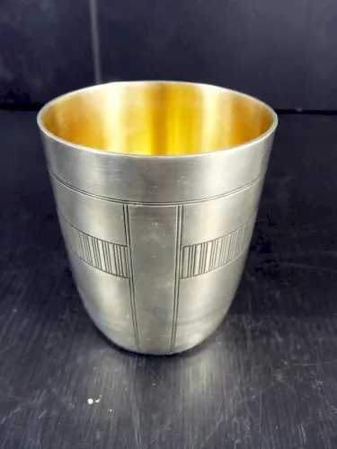 Timbale métal argenté Art Déco, intérieur couleur vermeil, poinçon TBE H - 7,8cm