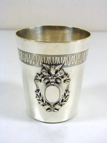 Timbale Métal Argenté XX° Décor Sculpté Louis XVI Blason pas de Poinçon