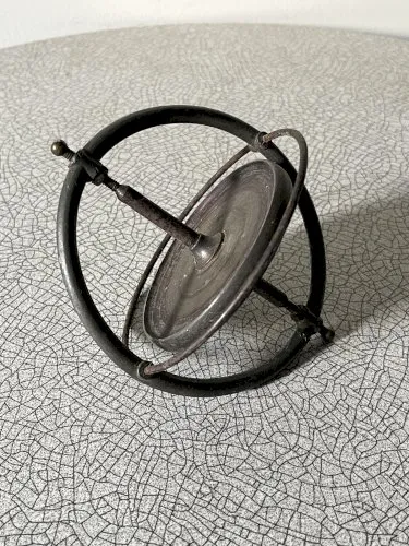 Toupie Gyroscope ancien en métal, jouet scientifique