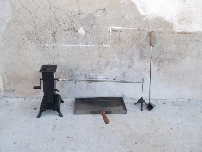 Tournebroche mécanique à mouvement d'horlogerie "Le Capucin"