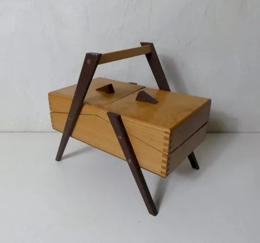 travailleuse en bois cousette vintage pieds compas