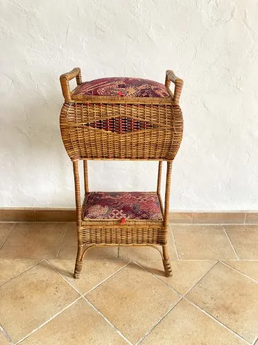 Travailleuse en rotin et textile, 2 coffres, années 1960