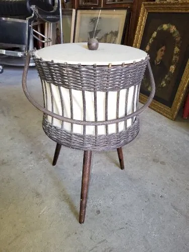 TRAVAILLEUSE VINTAGE EN OSIER