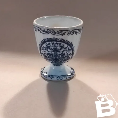 Très ancien coquetier en Terre de Fer, Gien, 1875